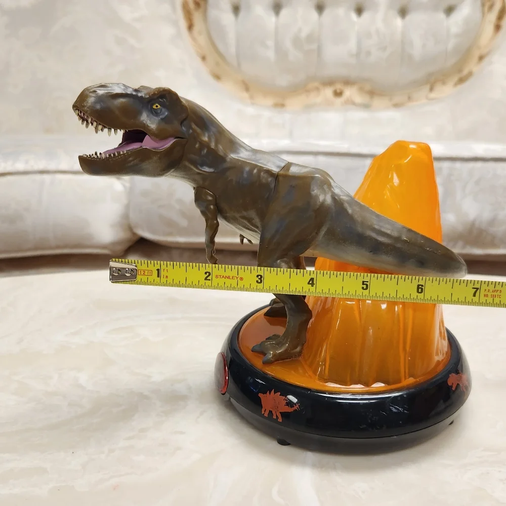 Jurassic World Lot Night Light 3D T REX Dinosaur Fleece Throw And Plush W/ Sound